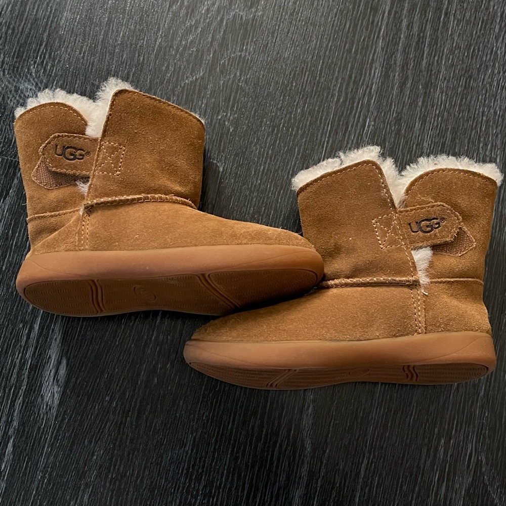 UGG Boots Kids Keelan Boot Chestnut size 9